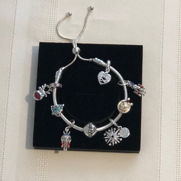 Pandora Openwork Merry Christmas Charm - Picture 7 of 7